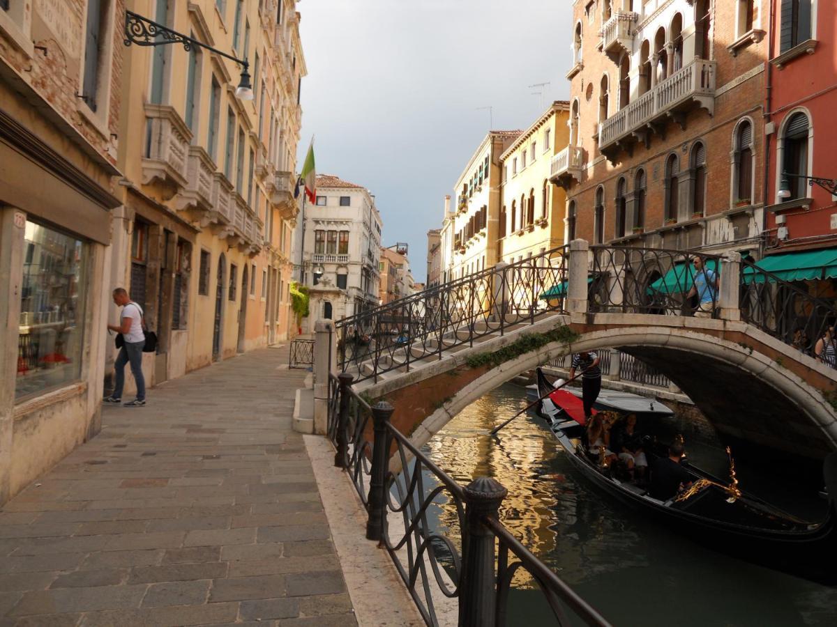 Ca Della Musica Venezia Santa Croce Lägenhet Exteriör bild